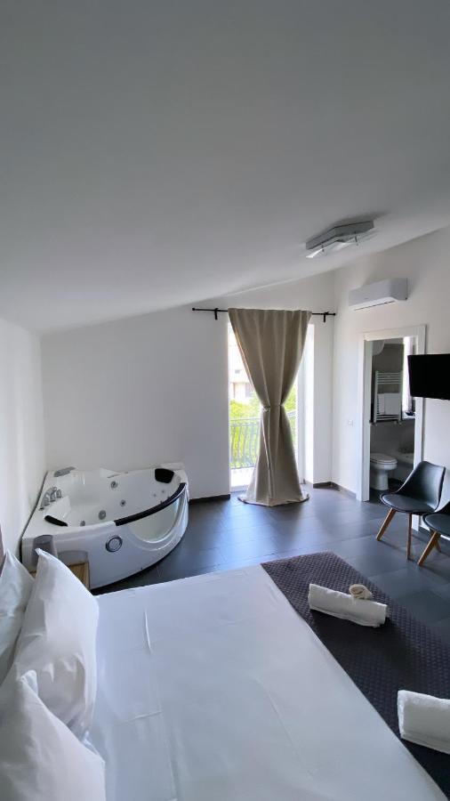 Habitat Luxury Suites Bellona Exterior photo